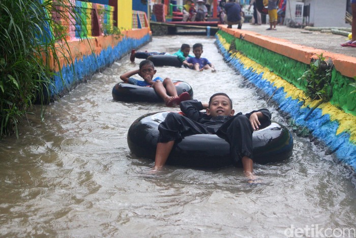 River Tubing di Irigasi Sumedang