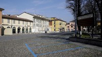 Otoritas di Italia utara memerintahkan penutupan sekolah-sekolah, bar dan tempat-tempat publik lainnya di 10 kota menyusul dikonfirmasinya belasan kasus baru virus corona di negeri itu pada Jumat (21/2) waktu setempat.