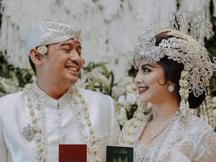 Tiwi Eks 2 Menikah Lagi