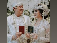 Ashraf Sinclair Meninggal hingga Pernikahan Tiwi eks T2