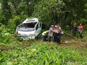 Lokasi Tergulingya Minibus di Banyuwangi Adalah Jalur Black Spot