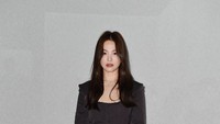 Dalam kesempatan tersebut, Song Hye Kyo tampil serba hitam. Bottega Veneta/Jacopo M. Raule/Getty Images
