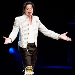 Anak Michael Jackson Gugat Pengelola Warisan: Mereka Dapat Lebih Banyak!