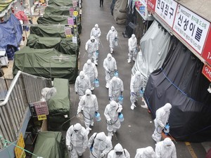 Virus Corona Sudah Menyebar ke 46 Negara, Arab Saudi Setop Umrah