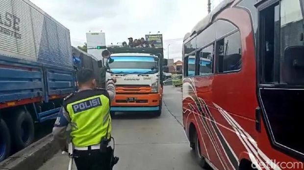 Polisi Pekalongan Razia 70 Anjal yang Sering Hadang Truk di Pantura