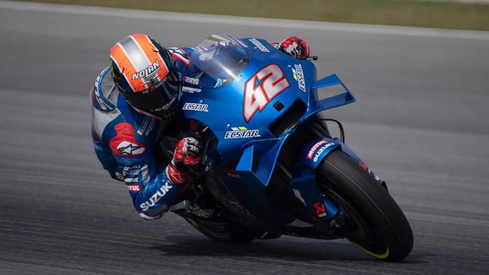 KUALA LUMPUR, MALAYSIA - FEBRUARY 09: Alex Rins of Spain and Team Suzuki ECSTAR rounds the bend during the MotoGP Pre-Season Tests at Sepang Circuit on February 09, 2020 in Kuala Lumpur, Malaysia. (Photo by Mirco Lazzari gp/Getty Images)