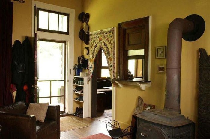 Rumah ini dibanderol US$ 650 ribu atau setara Rp 9,1 miliar (kurs Rp 14.000). Padahal dulunya ini adalah stasiun kereta.
