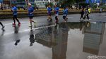 Jalan MH Thamrin Digenangi Air, CFD Tetap Ramai