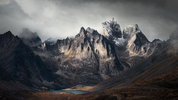 Blake Randall dari Kanada terpilih sebagai juara ketiga di kategori yang sama. Foto di atas adalah pemandangan di Danau Grizzly di Kanada. Foto: Blake Randall/International Landscape Photographer of the Year