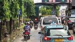 Banjir di Jl Yos Sudarso, Sepeda Motor Masuk Tol Wiyoto Wiyono