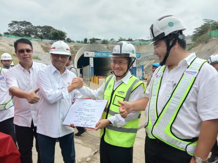 Menhub Tinjau Proyek Kereta Cepat JKT-BDG