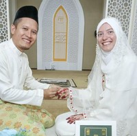 Perkenalan pria berusia 36 tahun ini dengan Giovanna dimulai di Instagram. Khalies mulai mencari tahu tentang Giovanna di Instagram dan Facebook, sebulan setelah mengetahui wanita itu memeluk islam di masjid Universitas Malaysia Terengganu (UMT), tempat dirinya bekerja. Foto: dok. Facebook