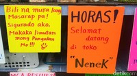 Tak jauh dari lokasi turun bus wisata, warung dengan nuansa tradisional Jepang itu diketahui menamakan dirinya sebagai Toko Nenek. Bukan dalam bahasa Jepang, melainkan bahasa Indonesia (Randy/detikcom)