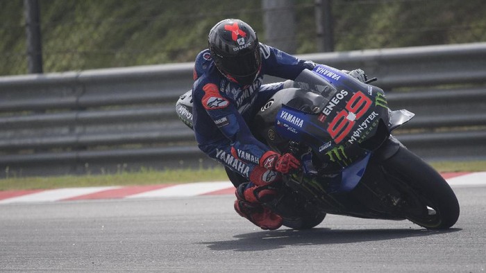 KUALA LUMPUR, MALAYSIA - FEBRUARY 09:  Jorge Lorenzo of Spain and Monster Energy Yamaha MotoGP Team  heads dwon a straight during the MotoGP Pre-Season Tests at Sepang Circuit on February 09, 2020 in Kuala Lumpur, Malaysia.  (Photo by Mirco Lazzari gp/Getty Images)