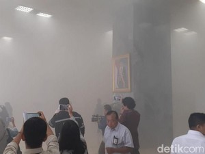 Ini Dugaan Penyebab Alarm Kebakaran Gedung DPR Berdering