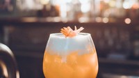 Sementara untuk minuman terdapat bar dengan aneka menu cocktail yang menyegarkan sesuai selera. Foto: Instagram @fortgeorgecroatia