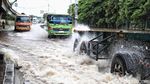 Banjir Masih Rendam KBN Cakung