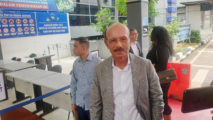 Muchtar, pengacara Benny Tjokrosaputro di Polda Metro Jaya