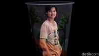 Setelah tidak terpakai, botol-botol tersebut jadi sampah yang bermasalah.