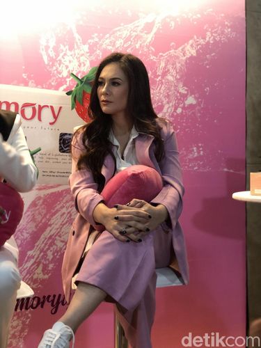 Rahasia Kecantikan Wulan Guritno yang Dijuluki Hot Mom