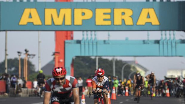 Kisah Pensiunan 64 Tahun Pemenang Palembang Triathlon 2020