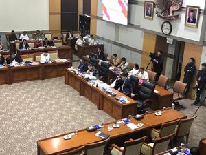 Momen Waka DPR Azis Syamsuddin Ikut Rapat Komisi III-Menkum HAM