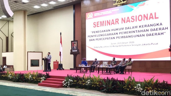 Jaksa Agung ST Burhanuddin  dalam acara seminar nasional bertema ‘Penegakan Hukum Dalam Kerangka Penyelenggaraan Pemerintahan Daerah dan Percepatan Pembangunan Daerah