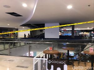 Video Detik-detik Ambrolnya Plafon Malioboro Mall Yogya