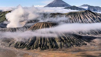 Tidak Ada Gunung: Carol Finn, ahli geofisika, mengatakan saat Bumi memiliki bentuk datar, maka kondisi tersebut tidak memungkinkan planet ini untuk memiliki lempeng tektonik, yang dihasilkan dari pergeseran lapisan mantel setebal ribuan km. Dampaknya, tidak akan ada gunung di Bumi, mengingat proses penciptaannya melibatkan pergeseran lempeng tektonik. (Foto: Internet) 