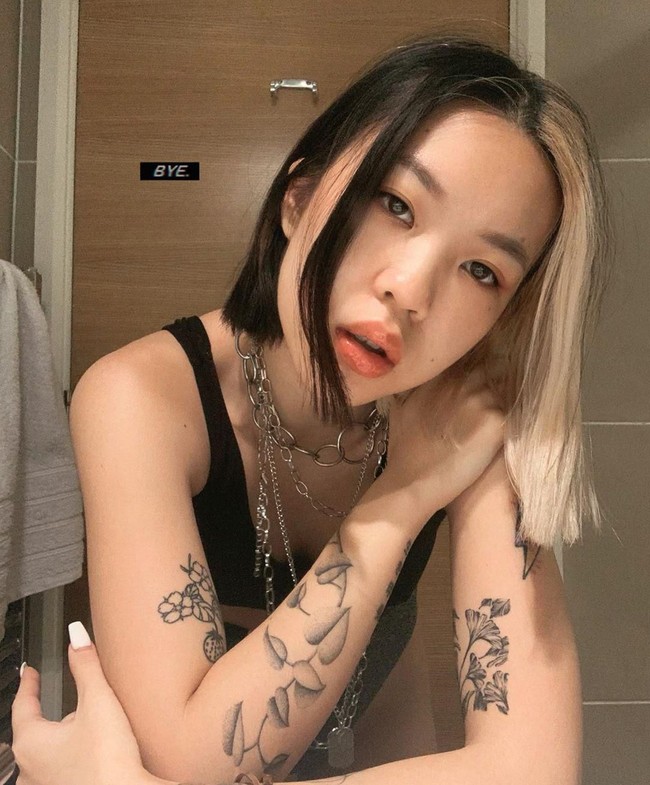 Satu hal yang paling mengejutkan adalah bagaimana para trainee diminta untuk menjaga berat badan sedari muda. Meski Euodias disukai karena memiliki tubuh yang kecil, ia menganggap hal tersebut berlebihan. Foto: Instagram @euo.coeur