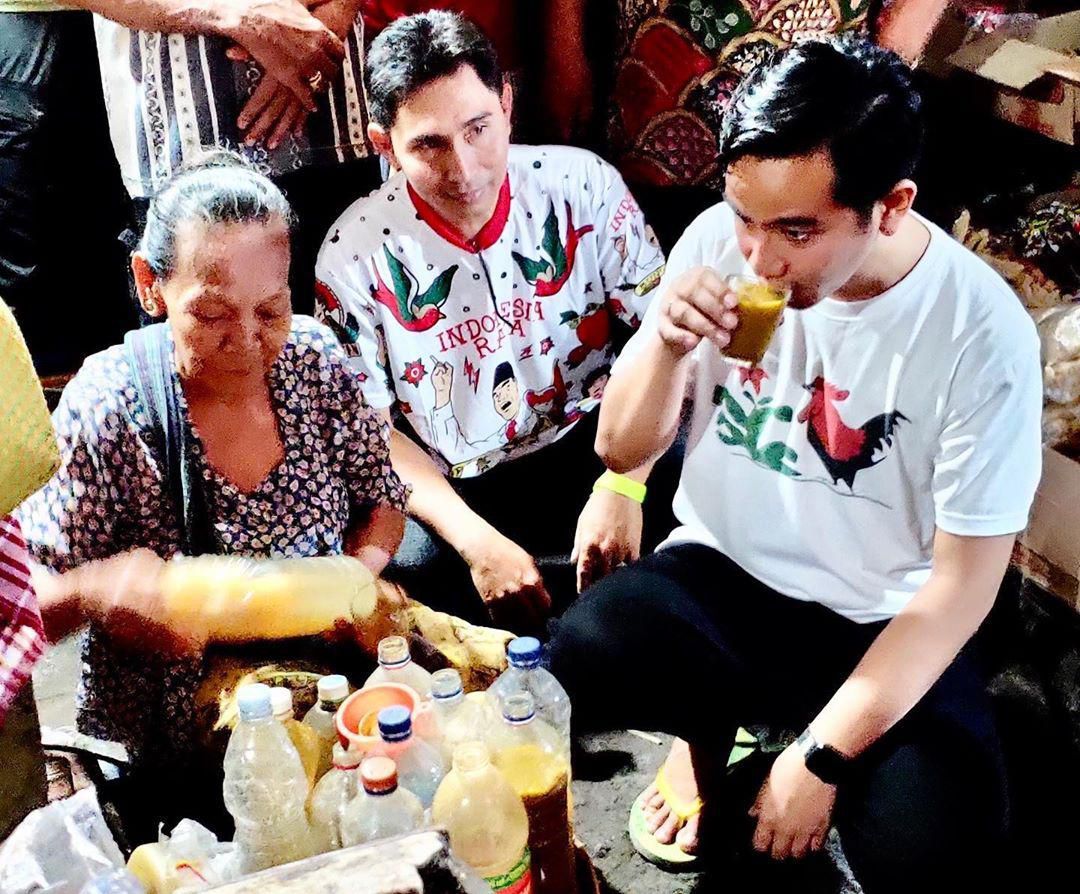 Gibran Rakabuming sarapan soto