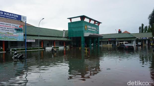 RSUD Kraton Kota Pekalongan Kebanjiran, Pasien Dievakuasi