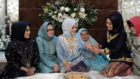 Istri Bupati Jeneponto Iksan Iskandar, Hamsiah Iksan membenarkan informasi mengenai mahar putrinya. Namun ia mengaku mahar tersebut tidak seharusnya dibesar-besarkan.