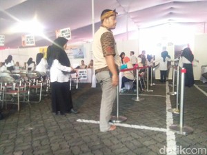 Cerita Panitia Harus Nyeker demi Peserta Tes CPNS di Bandung