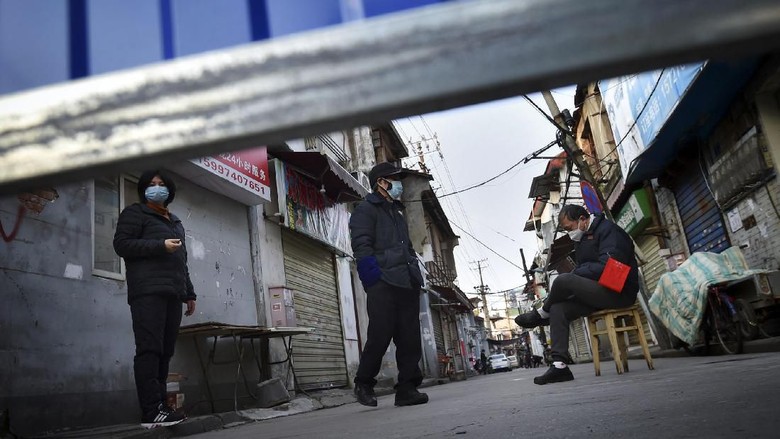 Potret Wuhan yang Masih Lockdown Akibat Corona Wuhan di Provinsi Hubei merupakan kota yang menjadi pusat penyebaran virus corona. Hingga kini kota tersebut masih dikunci akibat virus yang menewaskan 2.364 jiwa di seluruh dunia.