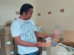 Ratusan Dildo Ditemukan Saat Penggerebekan Pabrik Obat Kuat di Surabaya