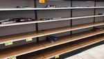 Imbas Corona di Italia, Warga Borong Makanan Supermarket