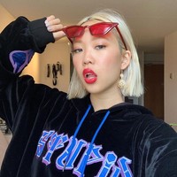 Bukan rahasia lagi jika para trainee yang bermimpi ingin jadi idol KPop harus latihan ekstra keras untuk bisa mewujudkan cita-cita. Dan tak semua orang mampu melewatinya. YouTuber kelahiran Inggris yang dikenal sebagai Euodias pun mengungkap sisi gelap di balik kerja keras para trainee. Foto: Instagram @euo.coeur