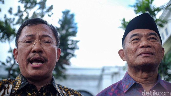 Menkes Terawan dan Menko PMK Muhadjir Effendy (Andhika Prasetia/detikcom)