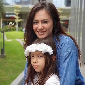 Cara Wulan Guritno Ajarkan Pola Hidup Sehat ke Anak-anaknya Cara Wulan Guritno Ajarkan Pola Hidup Sehat ke Anak-anaknya