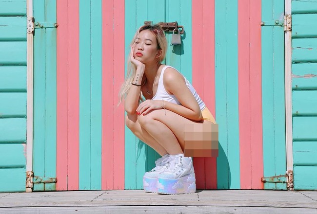 Ia pun berbicara mengenai operasi plastik yang juga cukup umum di industri hiburan Korea. Euodias sendiri mengaku didorong oleh agensi untuk operasi hidung dan rahang agar terlihat lebih menarik. Foto: Instagram @euo.coeur