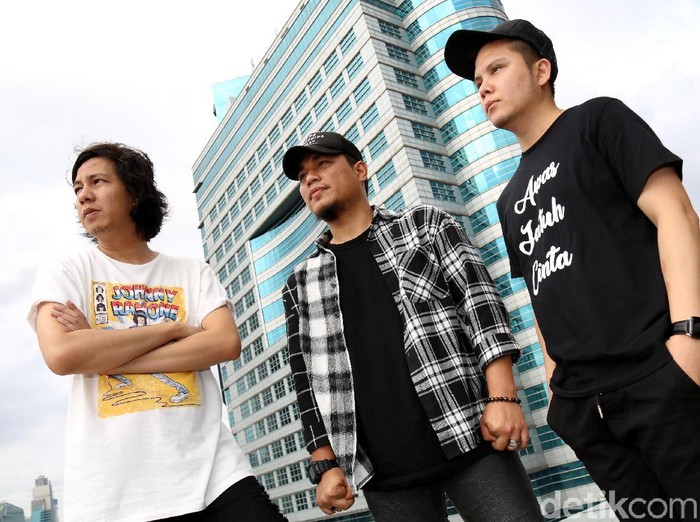 Armada Band