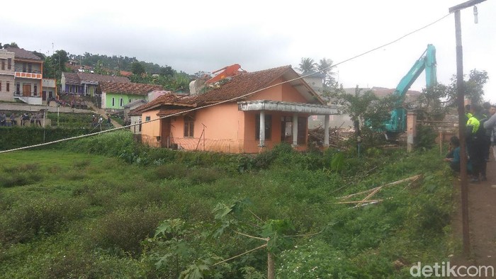 Rumah Terdampak Proyek Kereta Cepat
