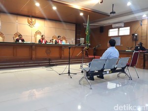 Sidang Suap Meikarta, Iwa Karniwa Dituntut 6 Tahun Penjara
