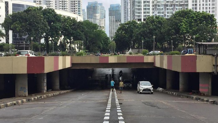 Kondisi underpass Kemayoran yang surut pasca banjir