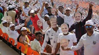 Ribuan Orang Sambut Kedatangan Trump di India