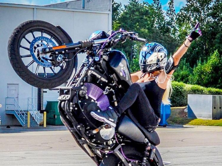 Christina Billings, Freestyler Seksi di Atas Roda Dua