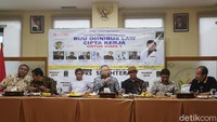 Diskusi membahas draf Omnibus Law Cipta Kerja yang mendapat penolakan dari berbagai pihak, terutama dari para buruh.