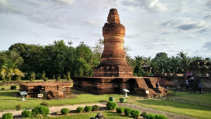 Candi Muara Takus.
