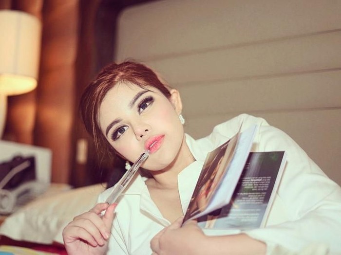 Dita Soedarjo Penulis